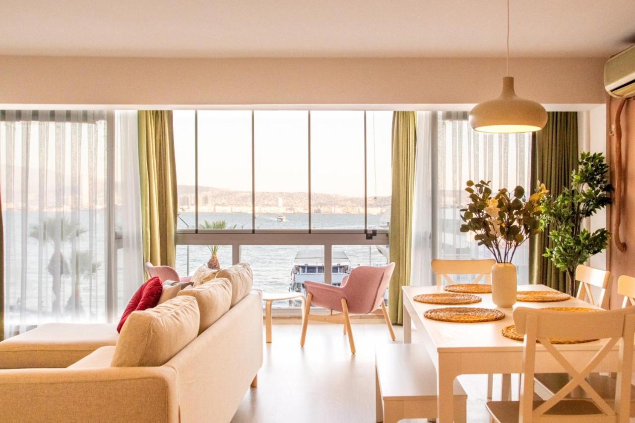 דירות איזמיר Flat With Sea View Near Karsiyaka Coast מראה חיצוני תמונה